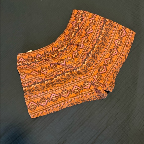 Patagonia Women's Barely Baggies shorts in the Mangrove Tiki pattern - Picture 8 of 10